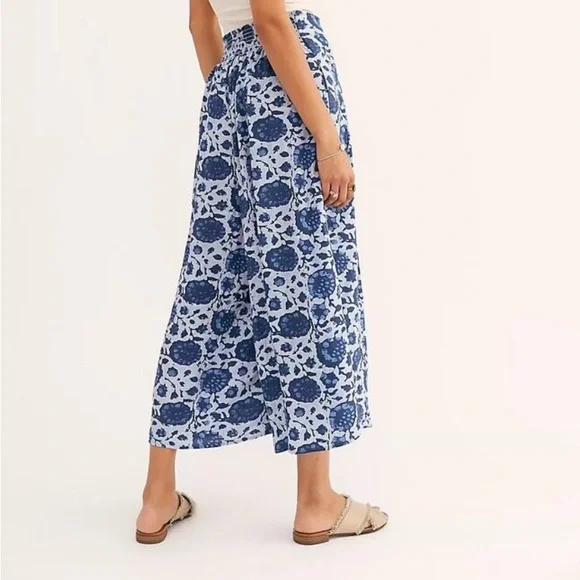Free People Medium Lady Lady Printed Blue Cropped Pants - Picture 2 of 8